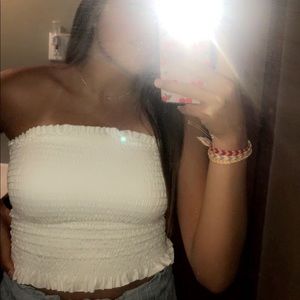 Sleeveless white top!!